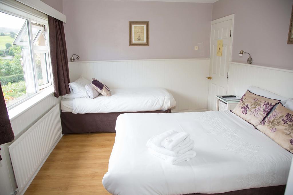 Double or Twin Room with Private Bathroom