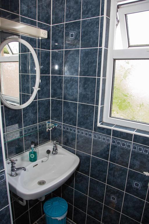 Quadruple Room with Private Bathroom