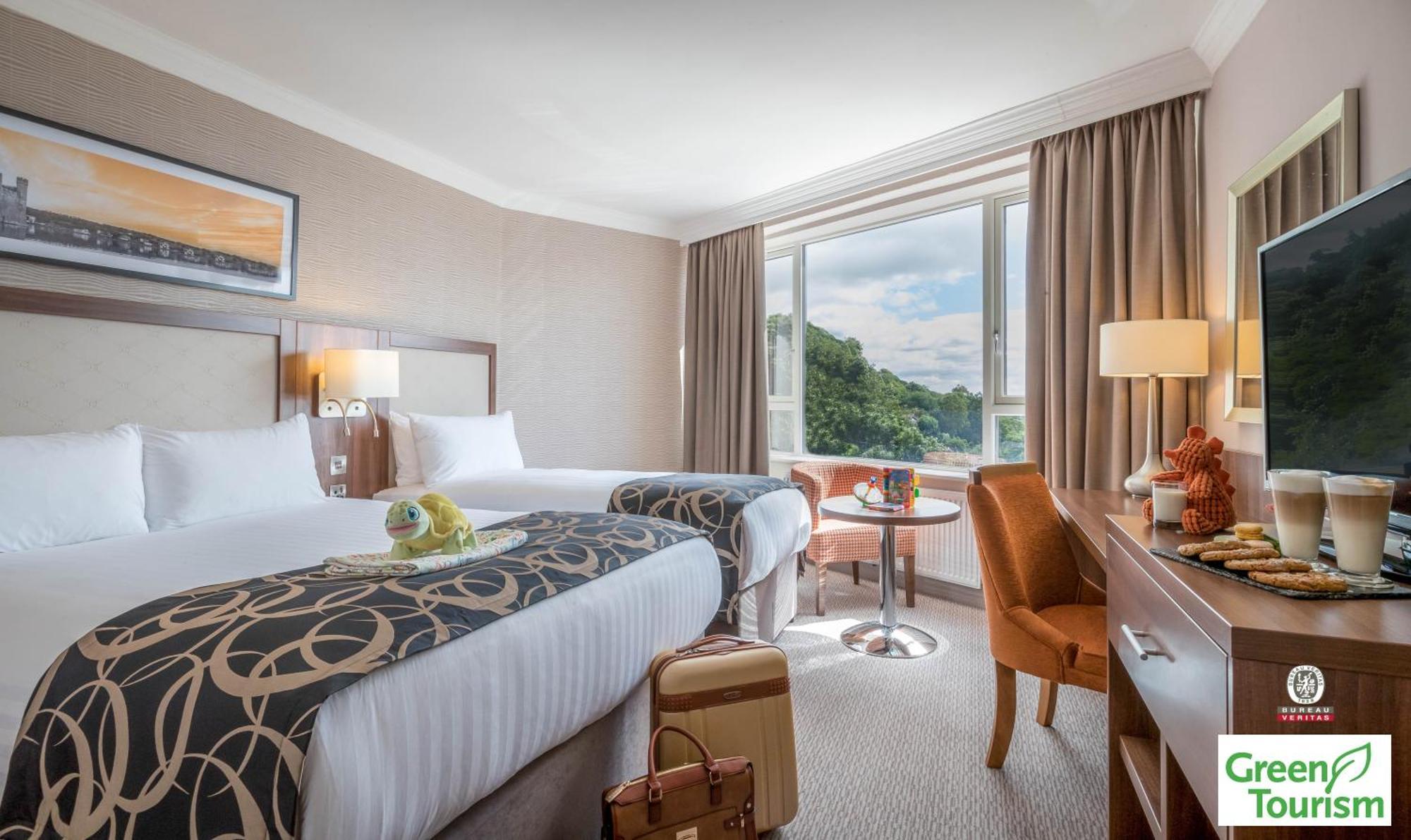 Deluxe Double & Single Room