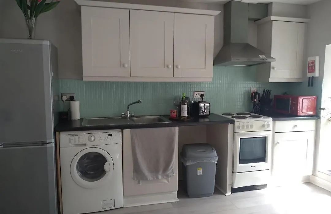Up Stairs Double Apartment Innishannon Mariners Rest-1