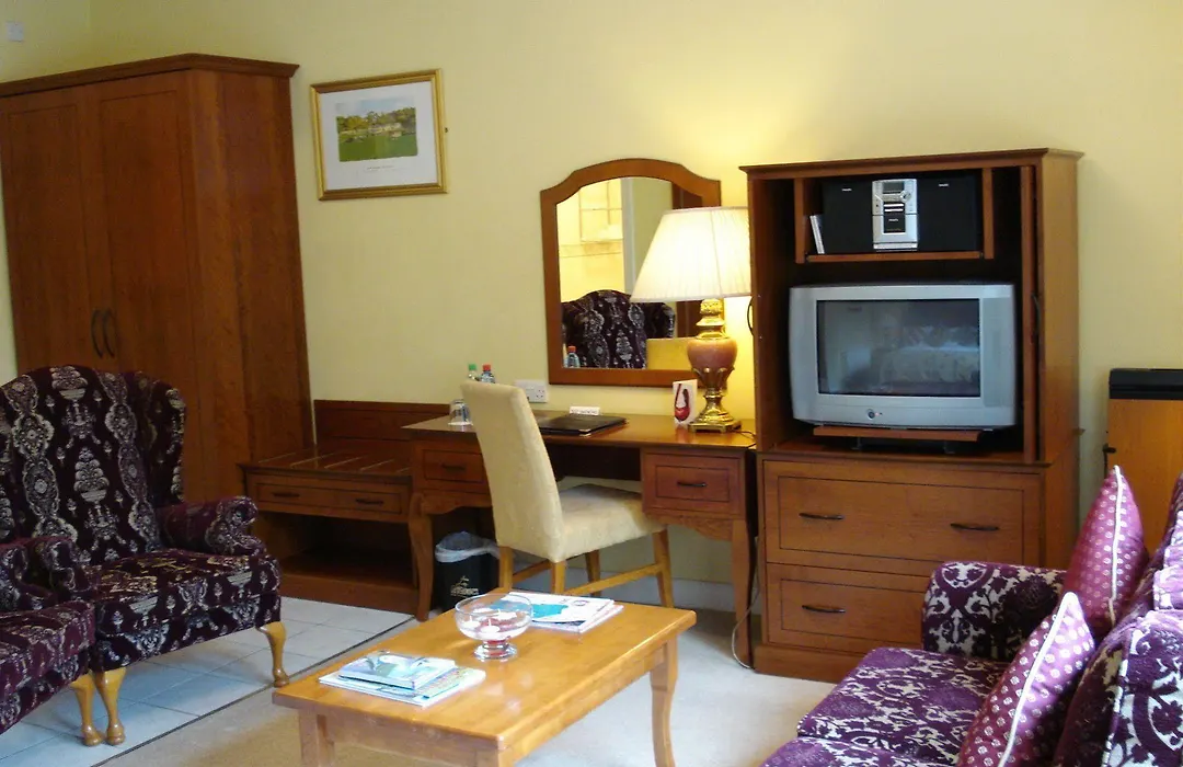 Ashlee Lodge-1