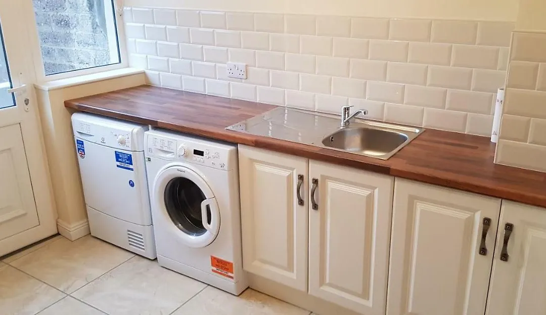 3 Bedroom Newly Furnished Cork City-1