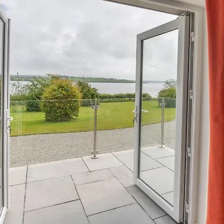 2 Bed Waterfront Property - Close To Courtmacsherry-2