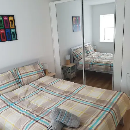4 Bed Comfy House, Cork, Suit 7 Guest Max-2