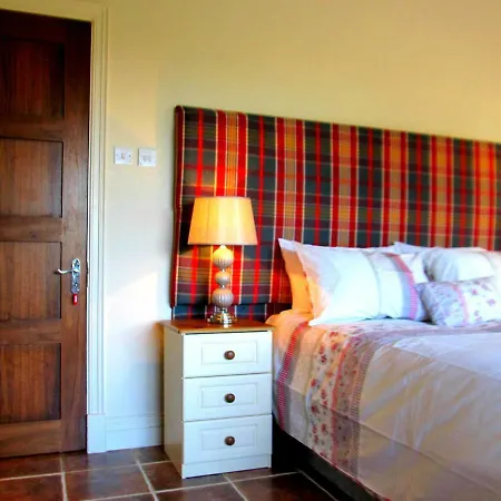 Stunning 4 Bedroom House In Bantry-3